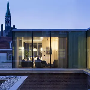 4* Apartahotel Urban Residences